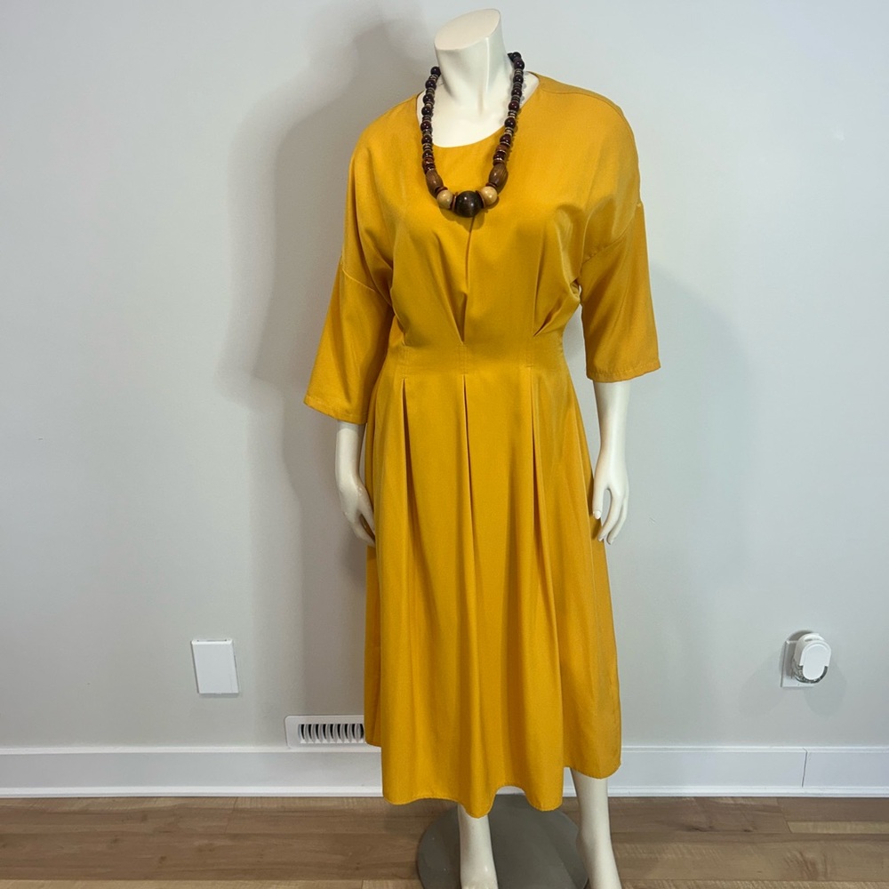 Beautiful and colourful Icône Mustard Midi Dress❤️XS